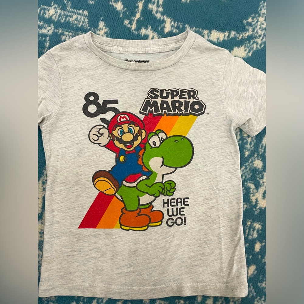 Super Mario Boys Graphic T-shirt Size 4T  gently used, good condition